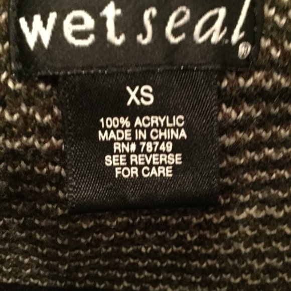 Wet Seal button front camo cardigan - Picture 3 of 4